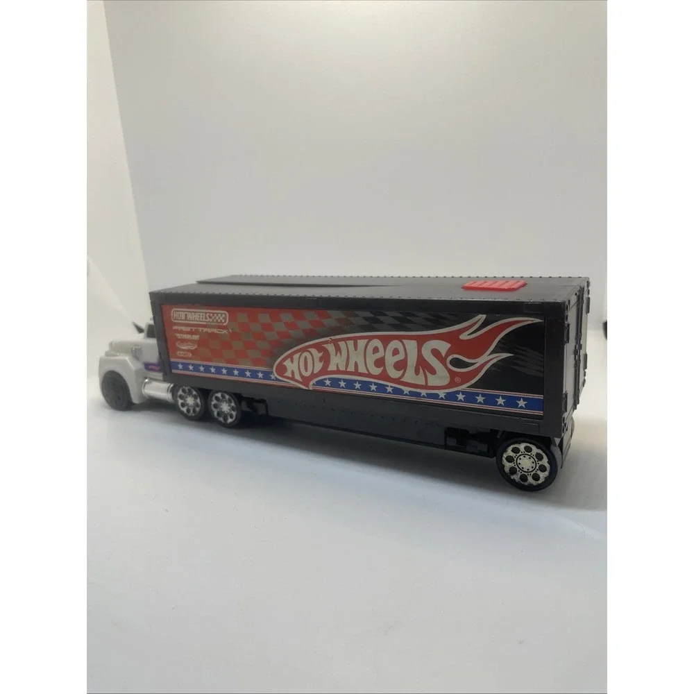 Hot Wheels Fast Track Car Hauler And‎ Launcher 2008